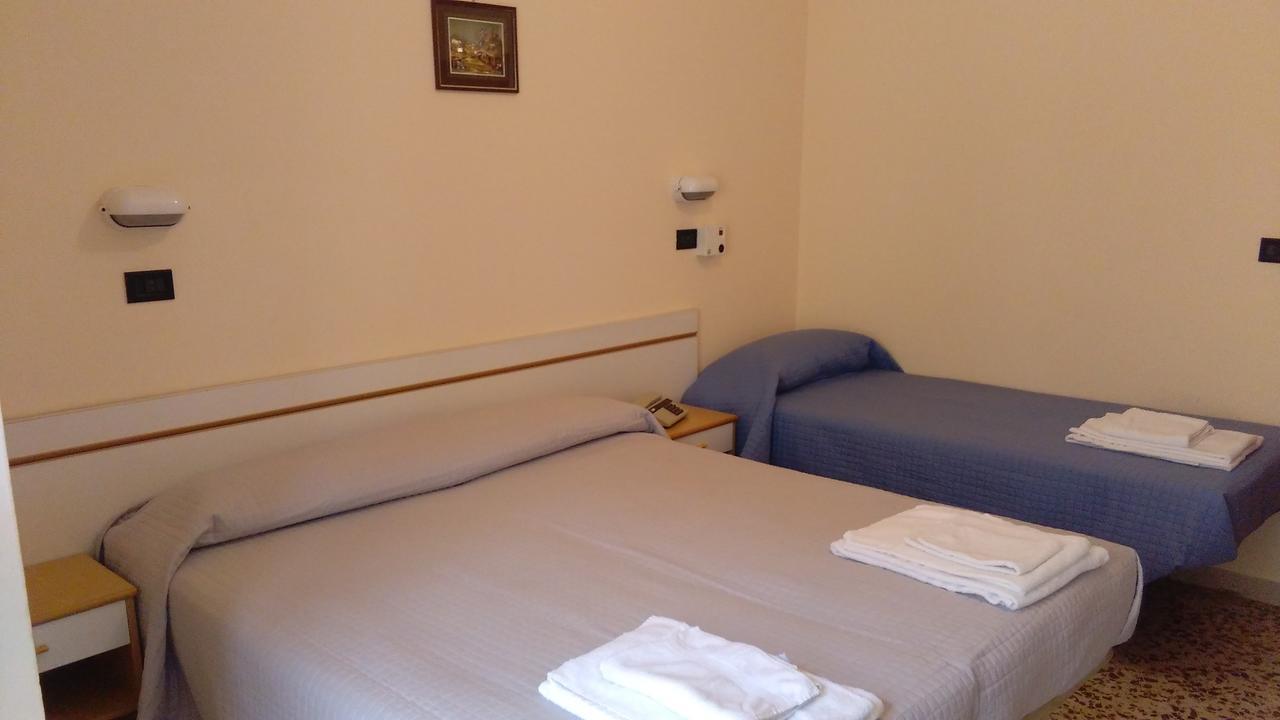 Hotel Glenn Rimini Kültér fotó